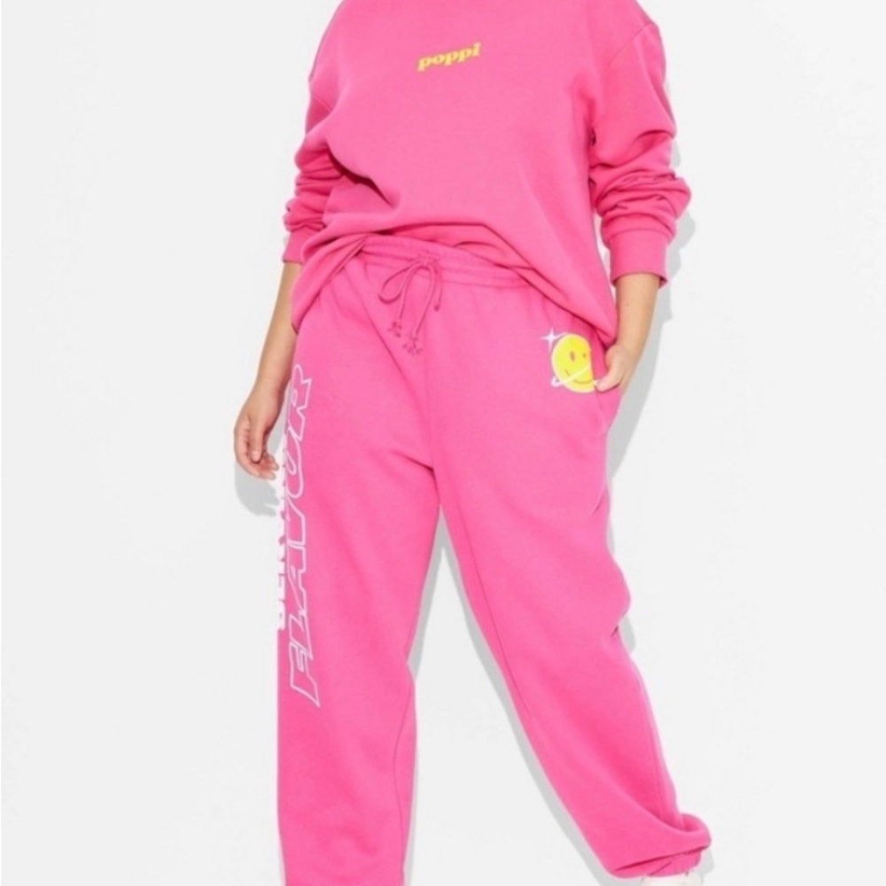 Adult Poppi Forever Icon Graphic Sweatshirt - Pink Size L - Picture 10 of 10